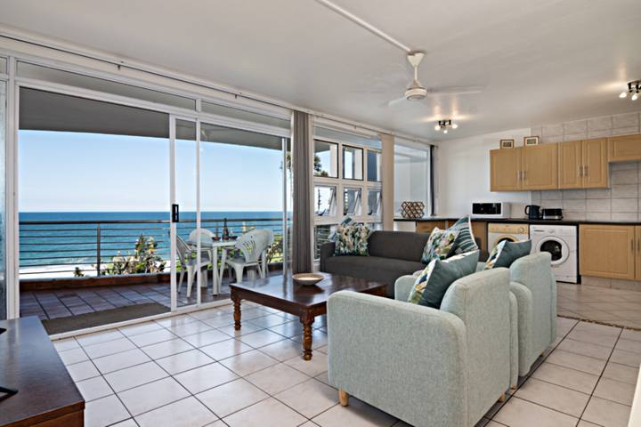 Chakas Cove 24 Lounge